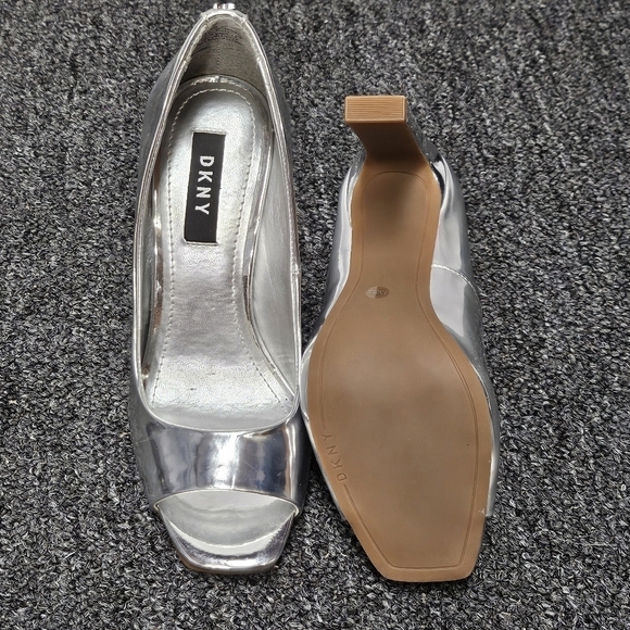 DKNY Peek A Boo Square Toe Metallic Reflective 4in Heel Pumps Size 5.5 - Picture 9 of 9